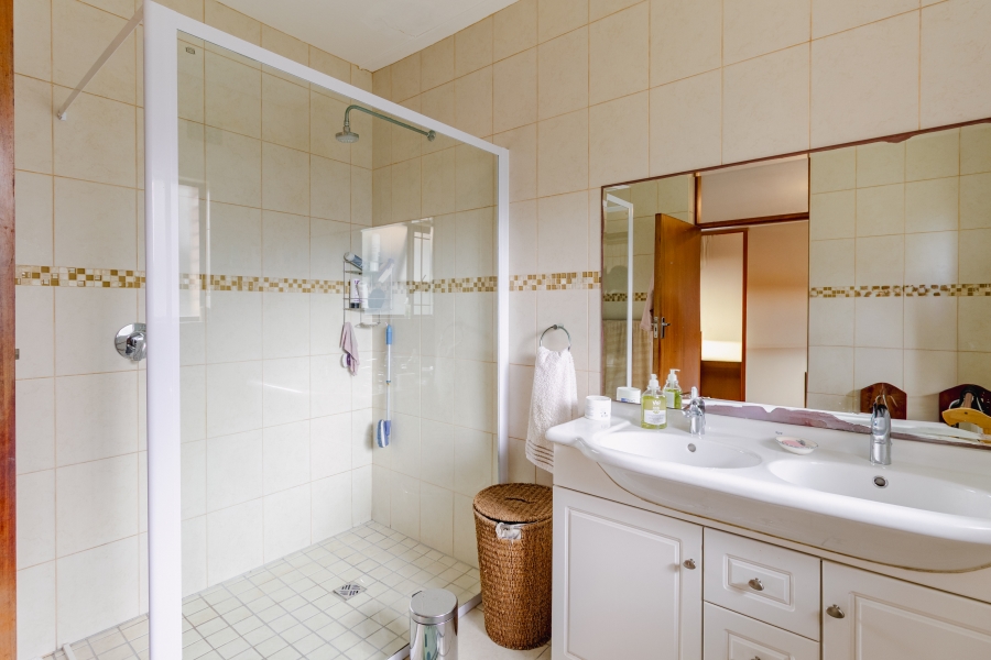 3 Bedroom Property for Sale in Van Riebeeckstrand Western Cape